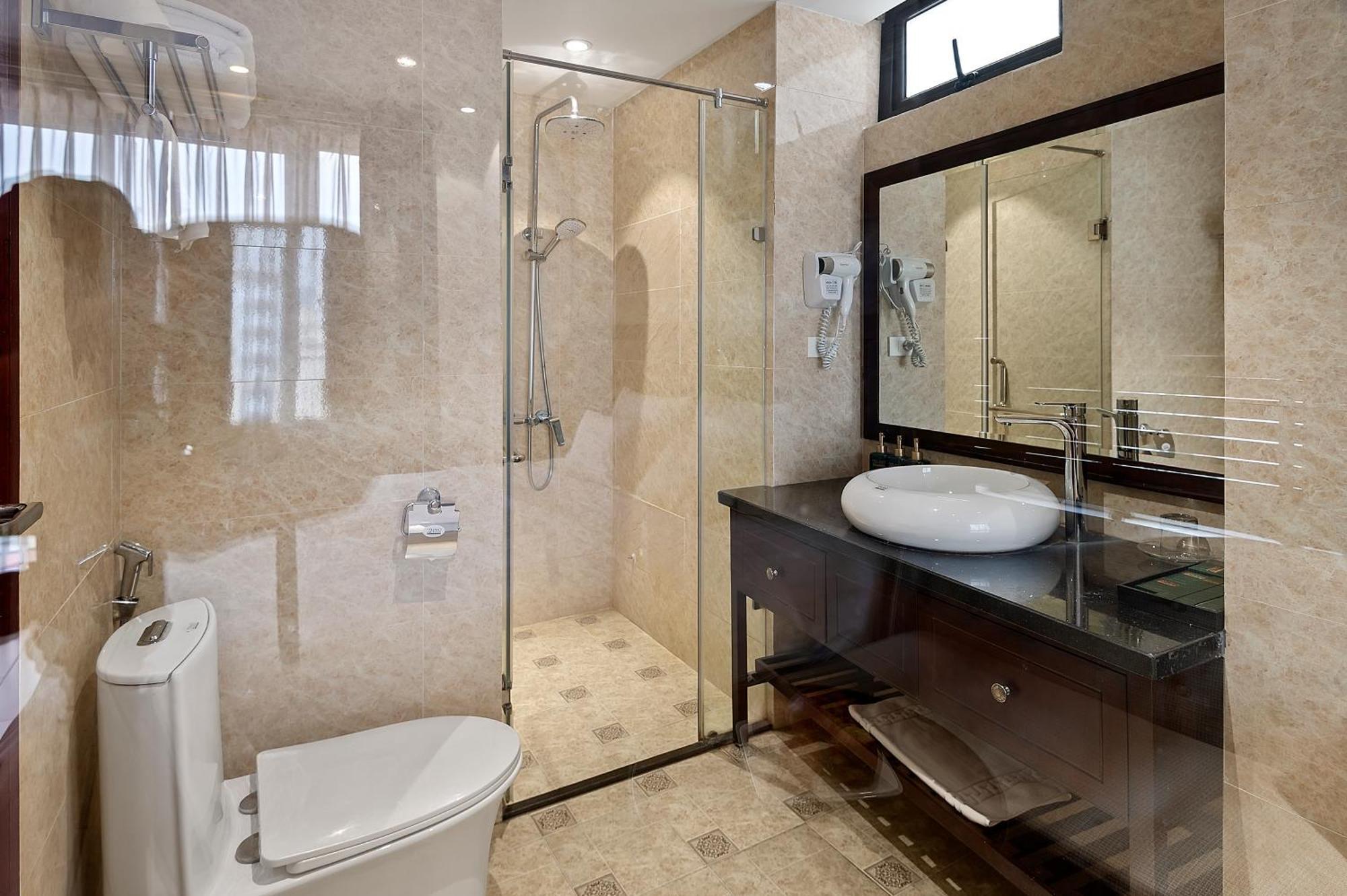 Bradi Gate- 22Land Residence Hotel